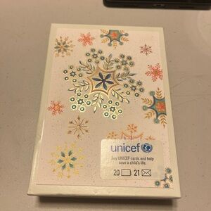 Vintage 20 unicef cards by hallmark 20 cards and envelopes in box. Christmas